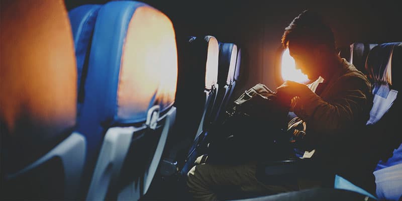 Viajar Con Cigarrillos Electrónicos En Avión: Consejos Para Tenerlo Todo Bajo Control | Yonofumoyovapeo.com precauciones a tener en cuenta al viajar con cigarrillos electrónicos en avión.